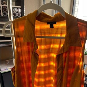 Ann Taylor sleeveless button up